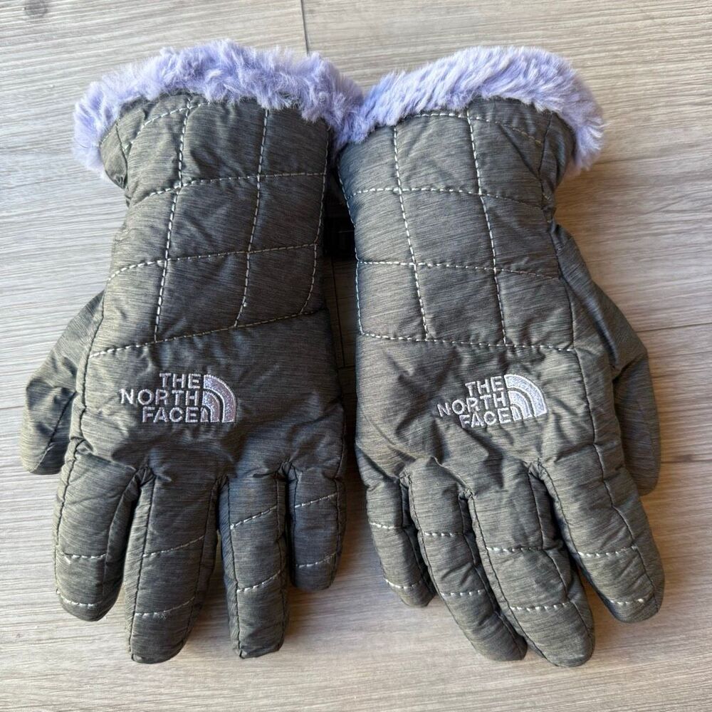 The North Face Youth Mossbud Swirl gloves in gray and purple size S